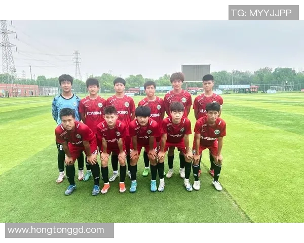 深圳足球队在奥运会上的灵活性表现引发热议展现团队协作与战术创新